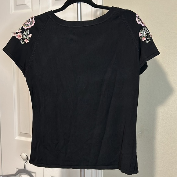 Absolutely Gorgeous Black Top Size XL - Picture 4 of 4